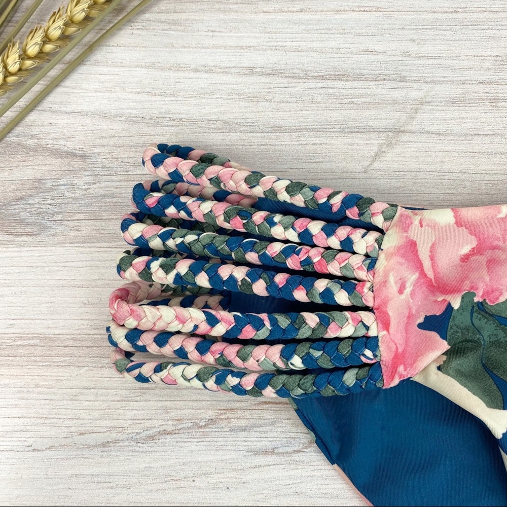 SOLD! Frankies Bikinis Valentina Bottom Pink Peony - Picture 4 of 7